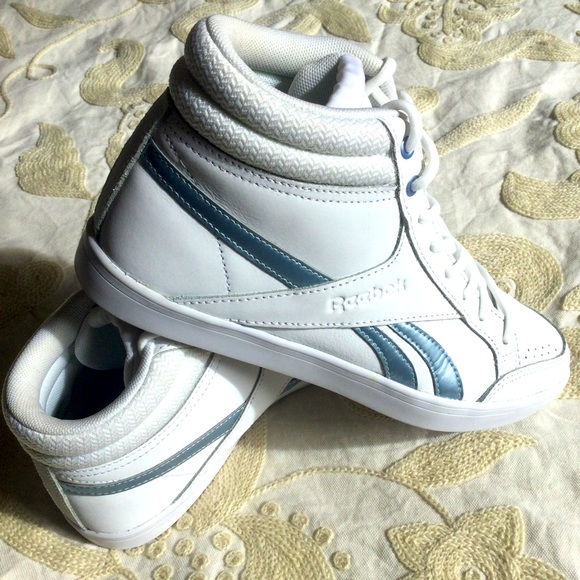 Reebok Shoes - REEBOK HIGH TOP SIZE 6 WHITE
